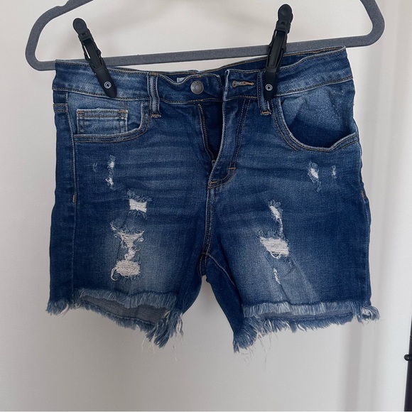 Trendy summer shorts! - Picture 1 of 3